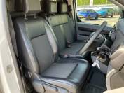 VAUXHALL VIVARO 2021 (21)