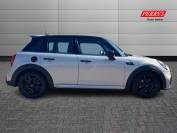 MINI HATCHBACK 2021 (21)