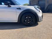 MINI HATCHBACK 2021 (21)