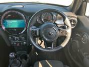 MINI HATCHBACK 2021 (21)
