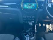 MINI HATCHBACK 2021 (21)