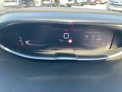 PEUGEOT 3008 2022 (22)