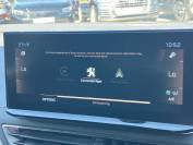 PEUGEOT 3008 2022 (22)