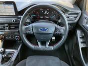 FORD FOCUS 2019 (19)