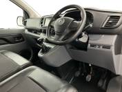 VAUXHALL VIVARO 2021 (21)