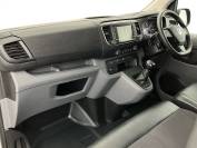 VAUXHALL VIVARO 2021 (21)