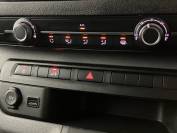 VAUXHALL VIVARO 2021 (21)
