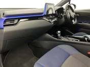 TOYOTA C-HR 2017 (17)