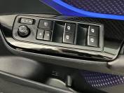 TOYOTA C-HR 2017 (17)