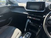 PEUGEOT 208 2023 (73)