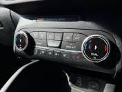 FORD KUGA 2023 (73)