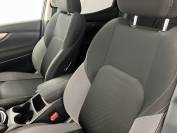 NISSAN QASHQAI 2018 (67)