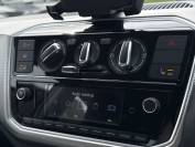 VOLKSWAGEN UP 2018 (18)