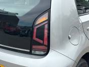 VOLKSWAGEN UP 2018 (18)