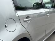 VOLKSWAGEN UP 2018 (18)