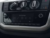 VOLKSWAGEN UP 2018 (18)