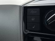 VOLKSWAGEN UP 2018 (18)