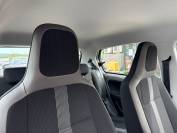 VOLKSWAGEN UP 2018 (18)