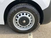 VAUXHALL VIVARO 2025 (25)