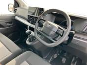 VAUXHALL VIVARO 2025 (25)