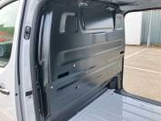VAUXHALL VIVARO 2025 (25)
