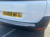 PEUGEOT 5008 2018 (68)