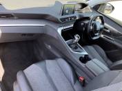 PEUGEOT 3008 2019 (19)