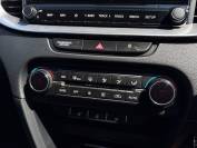 KIA XCEED 2023 (73)