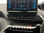 PEUGEOT 3008 2023 (73)