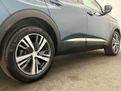 PEUGEOT 3008 2023 (73)