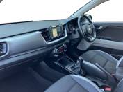 KIA STONIC 2018 (18)