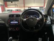 VOLKSWAGEN POLO 2016 