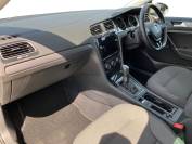 VOLKSWAGEN GOLF 2020 (20)