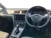 VOLKSWAGEN GOLF 2020 (20)