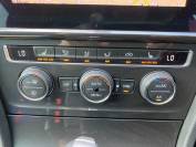 VOLKSWAGEN GOLF 2020 (20)