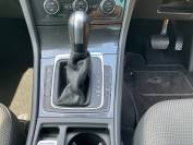 VOLKSWAGEN GOLF 2020 (20)