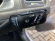 VOLKSWAGEN GOLF 2020 (20)