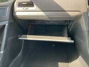 VOLKSWAGEN GOLF 2020 (20)