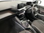 PEUGEOT 2008 2021 (71)