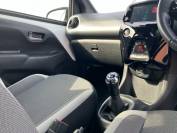 TOYOTA AYGO 2021 (71)