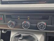 VOLKSWAGEN TRANSPORTER 2023 (72)