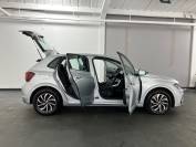 VOLKSWAGEN POLO 2023 (72)