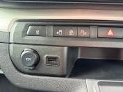 VAUXHALL VIVARO-LIFE 2023 (23)