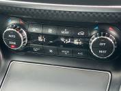 MERCEDES-BENZ A CLASS 2018 (18)
