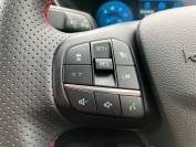 FORD KUGA 2024 (74)