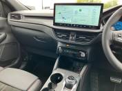 FORD KUGA 2024 (74)