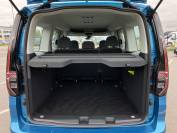 VOLKSWAGEN CADDY MAXI 2024 (73)