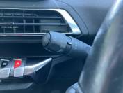 PEUGEOT 5008 2021 (71)