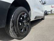 VAUXHALL VIVARO 2022 (22)