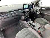 FORD KUGA 2023 (72)